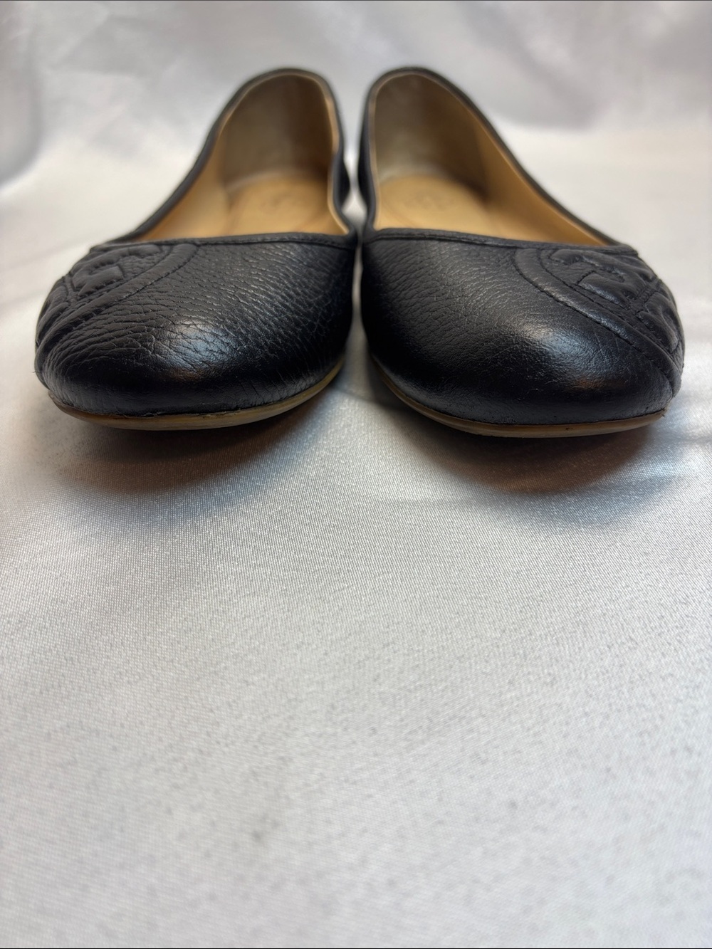 Tory Burch Black Pebbled Leather Logo Ballet Flats - Picture 3 of 10